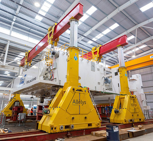 Lifting, jacking and skidding of heavy loads